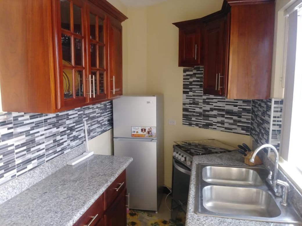 Irie Hideaway - Private Studio In Gated Community --Caribbean Estates, Portmore Apartment Exterior foto